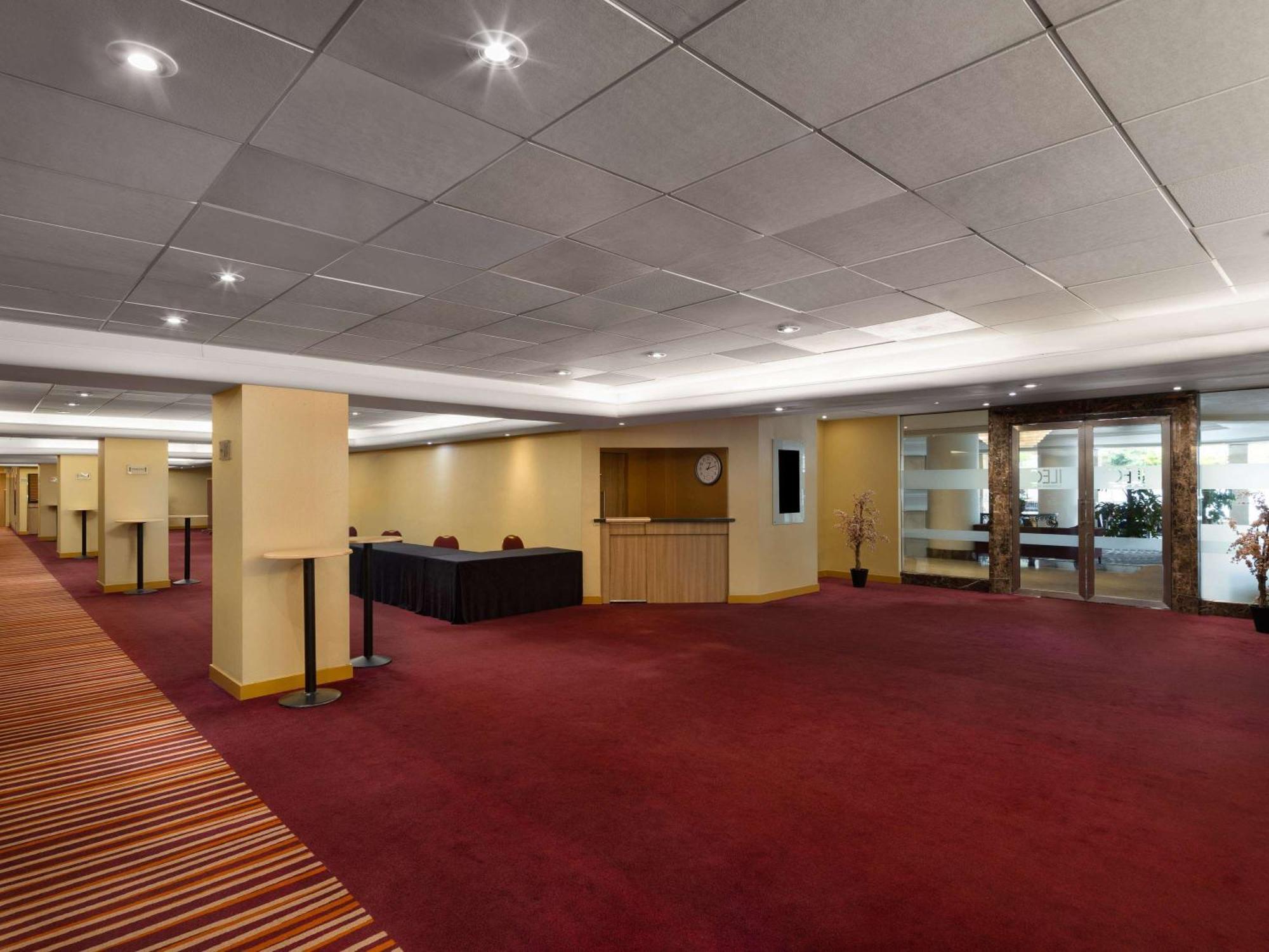 Mercure London Earls Court Exterior photo